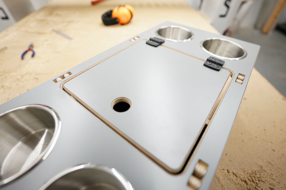 L300 Center Console — photograph 7