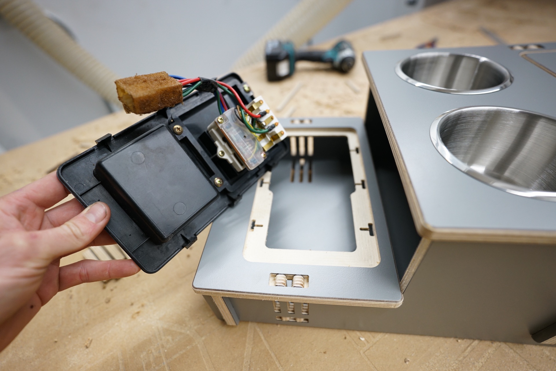 L300 Center Console - Photo 10