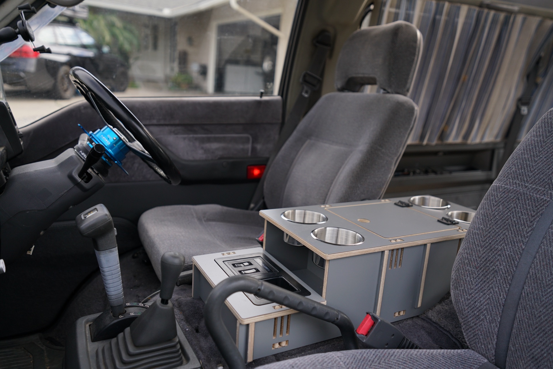 L300 Center Console - Photo 12